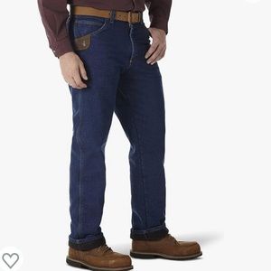 Wrangler NWT Riggs Relaxed Fit Thinsulate Lined Jeans - size 33 x 30